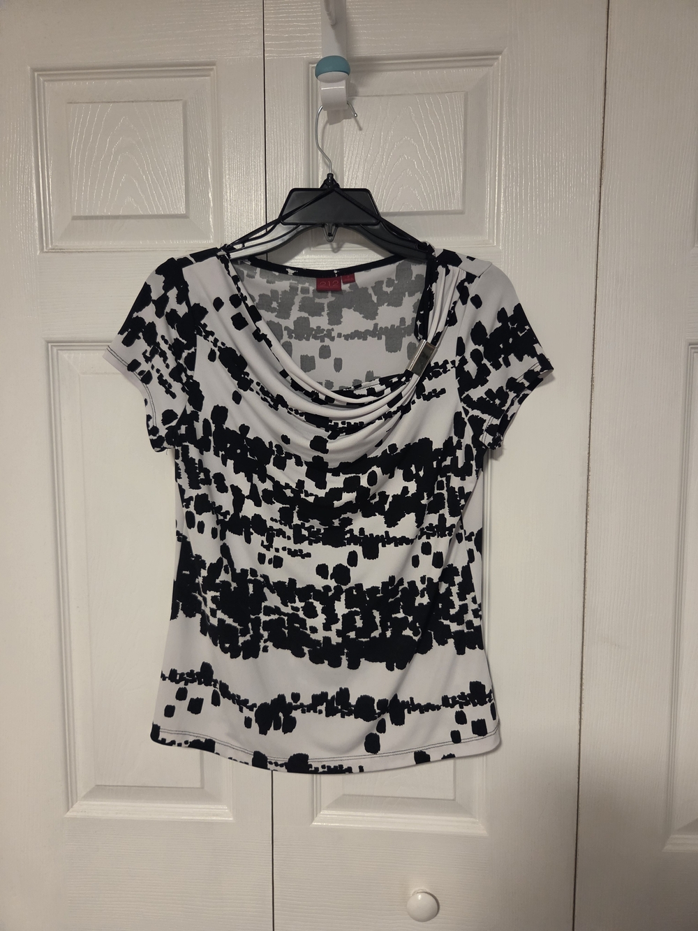 212 Collection Black and White Cowl Neck Short Sleeve Top